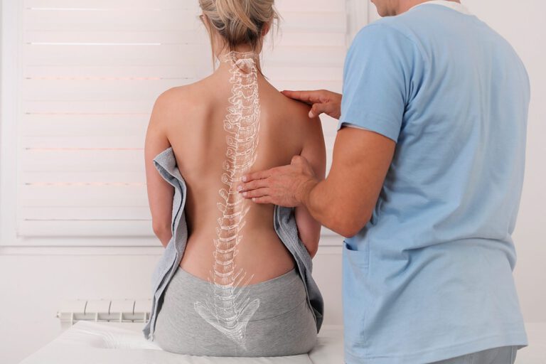 Dorsalgia en Alcobendas: dolor entre los omóplatos y qué hacer con él 3 Sesión de osteopatía en Clínica AlcoFisio